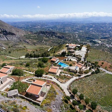 Aetovigla Guesthouse Krousonas  エクステリア 写真