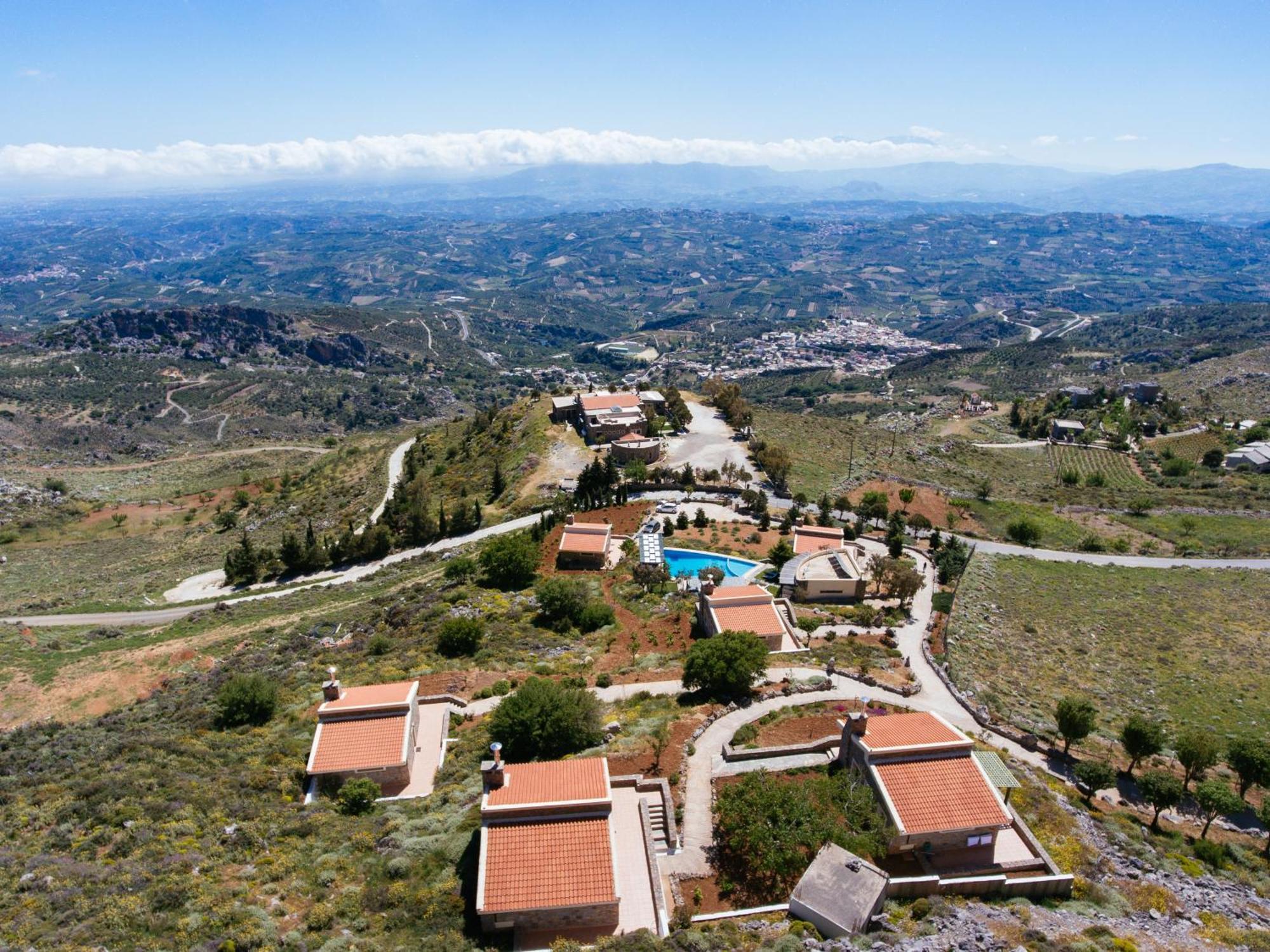 Aetovigla Guesthouse Krousonas  エクステリア 写真