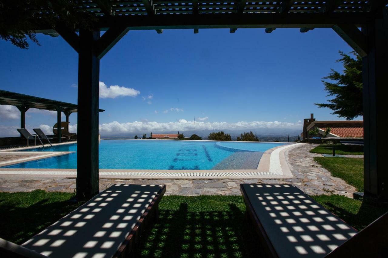 Aetovigla Guesthouse Krousonas  エクステリア 写真