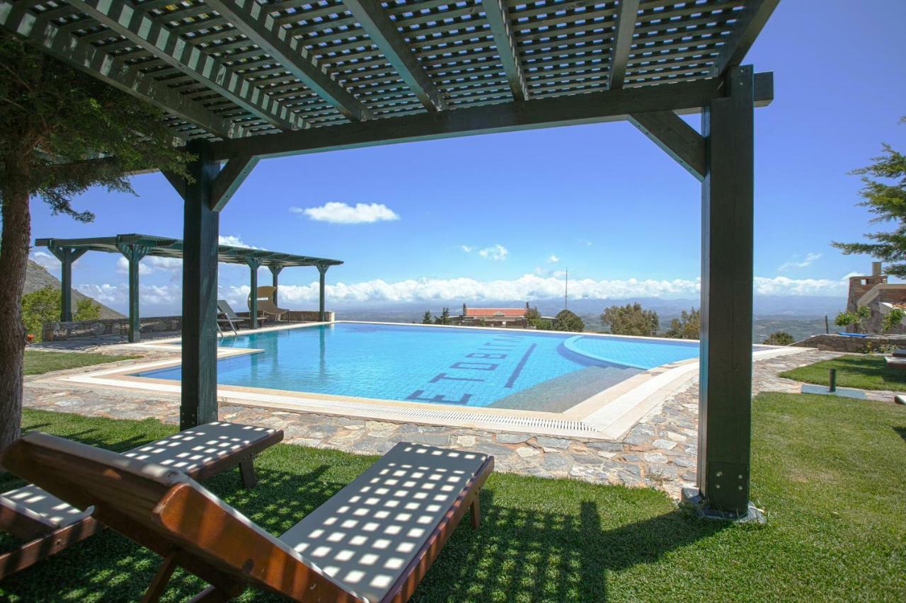 Aetovigla Guesthouse Krousonas  エクステリア 写真